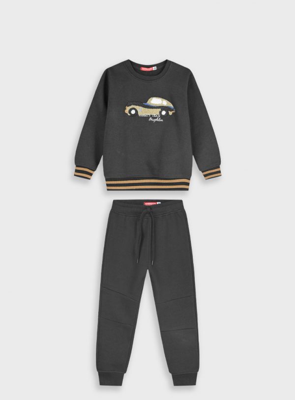 Tracksuit with embroidery