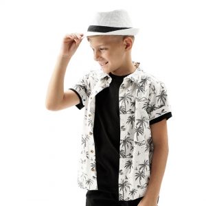 Boy΄s short sleeve button up shirt with all over print