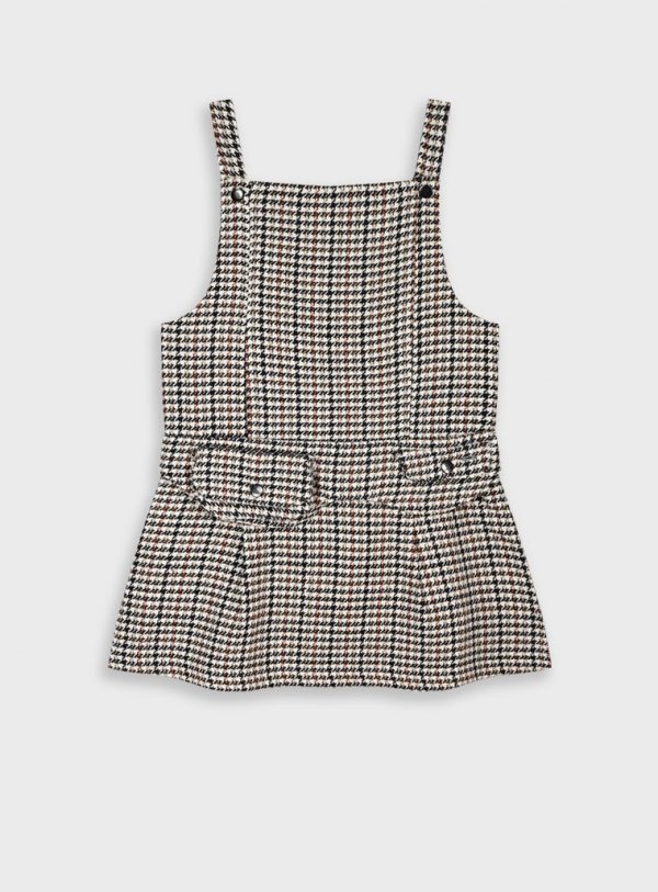 Checkered pinafore