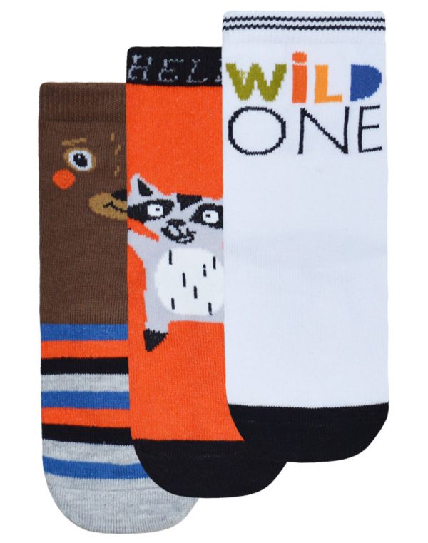 3 pairs of socks