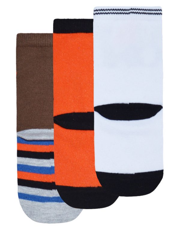 3 pairs of socks